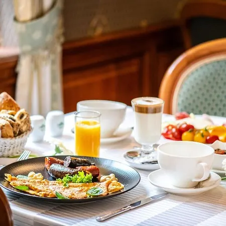 מלון Kastelyhotel Sasvar 4*