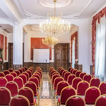 Kastelyhotel Sasvar Otel Parádsasvár