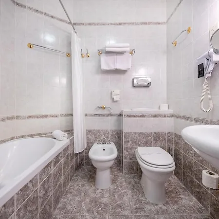 Otel Kastelyhotel Sasvar