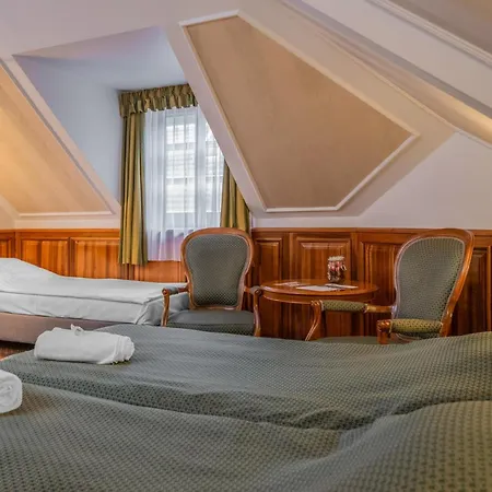 Kastelyhotel Sasvar Otel 4*