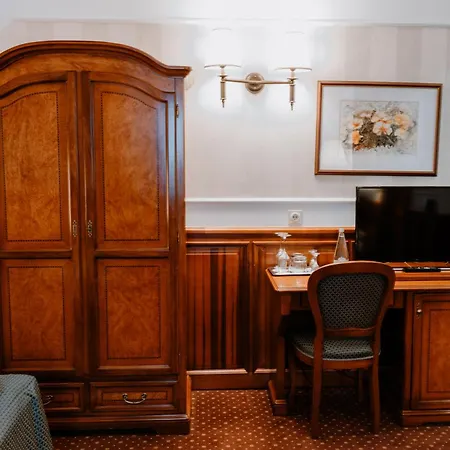 Kastelyhotel Sasvar Parádsasvár