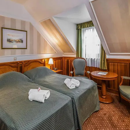 Kastelyhotel Sasvar מלון