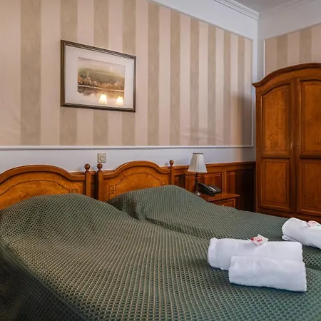 Kastelyhotel Sasvar מלון