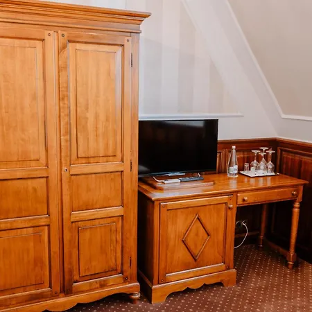 Kastelyhotel Sasvar Otel 4*