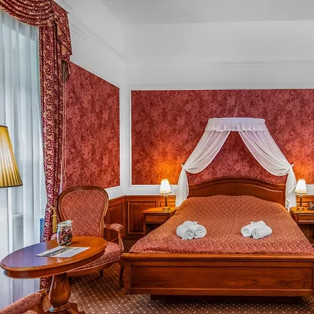 מלון Kastelyhotel Sasvar 4*