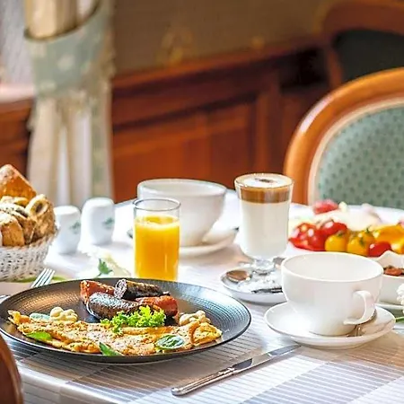 Hotel Kastelyhotel Sasvar