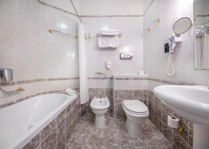 Hotel Kastelyhotel Sasvar