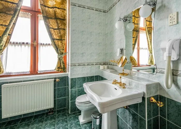 Kastelyhotel Sasvar Hotel Paradsasvar