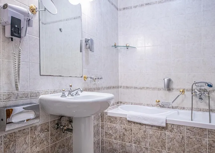 Hotel Kastelyhotel Sasvar