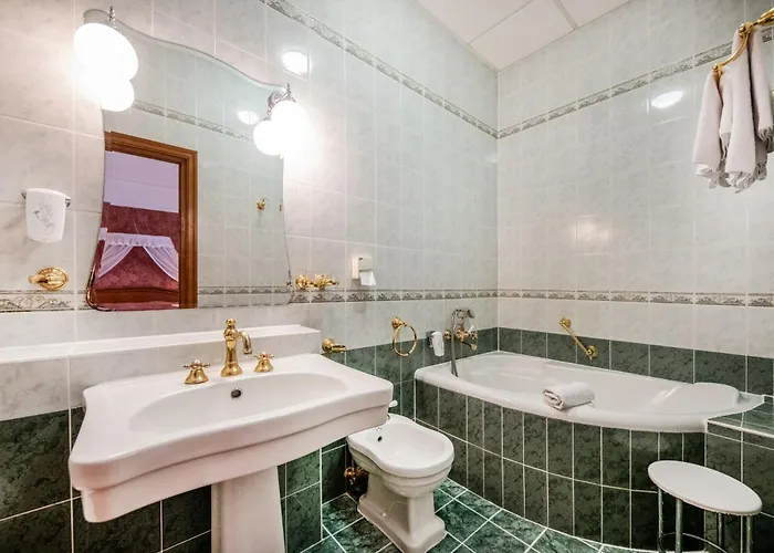 Kastelyhotel Sasvar Hotel Paradsasvar